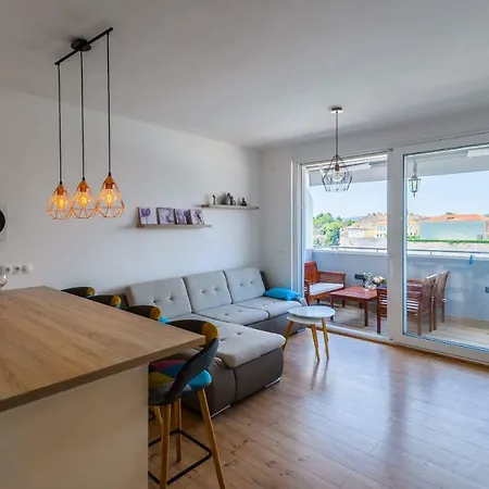 Skadenca Apartman *