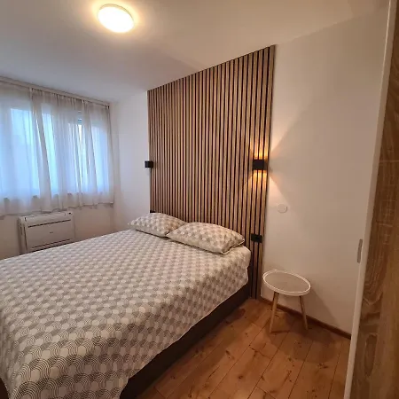 Skadenca Apartment *